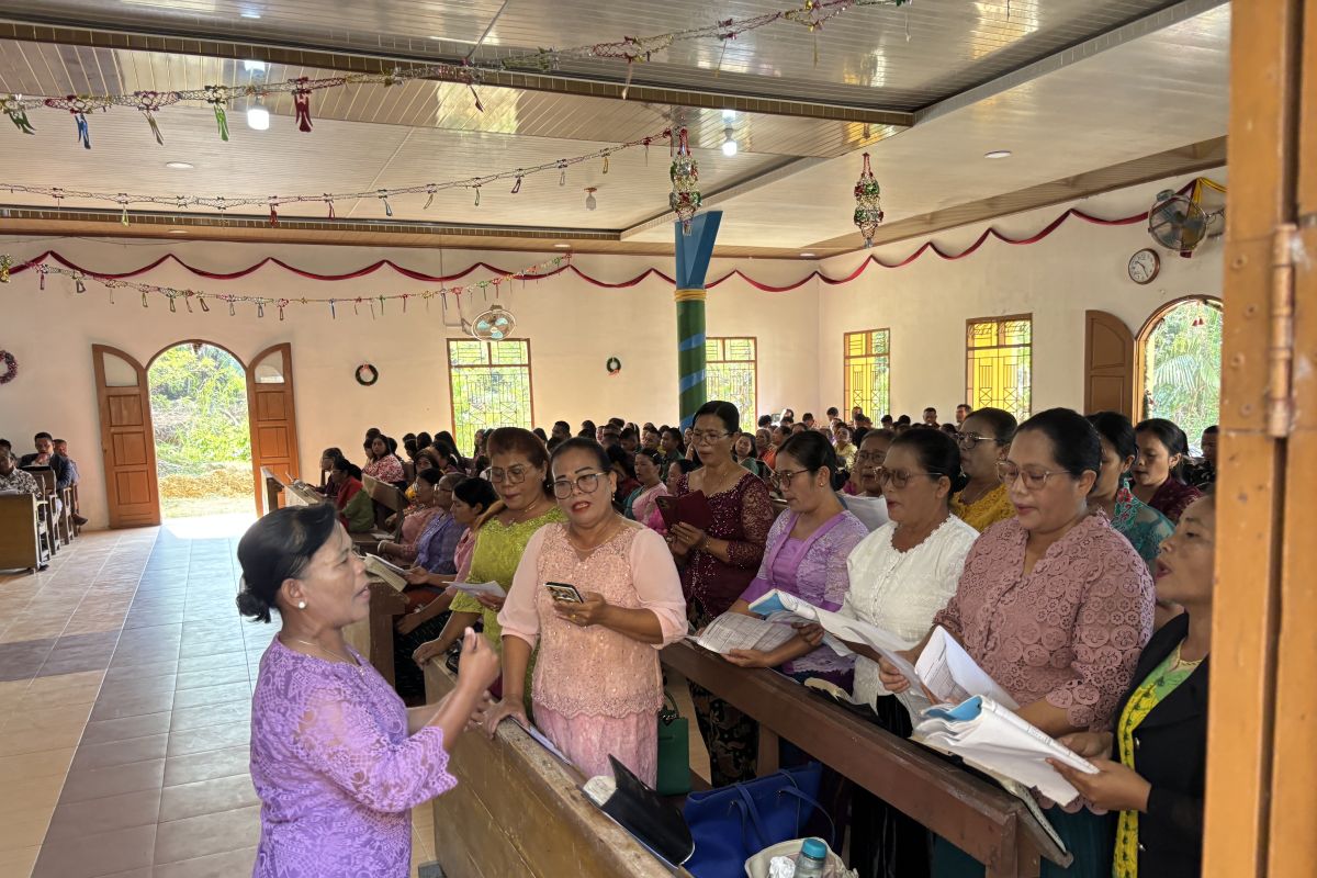 Penyintas longsor di Adiankoting jalani Ibadah Minggu dengan khidmat