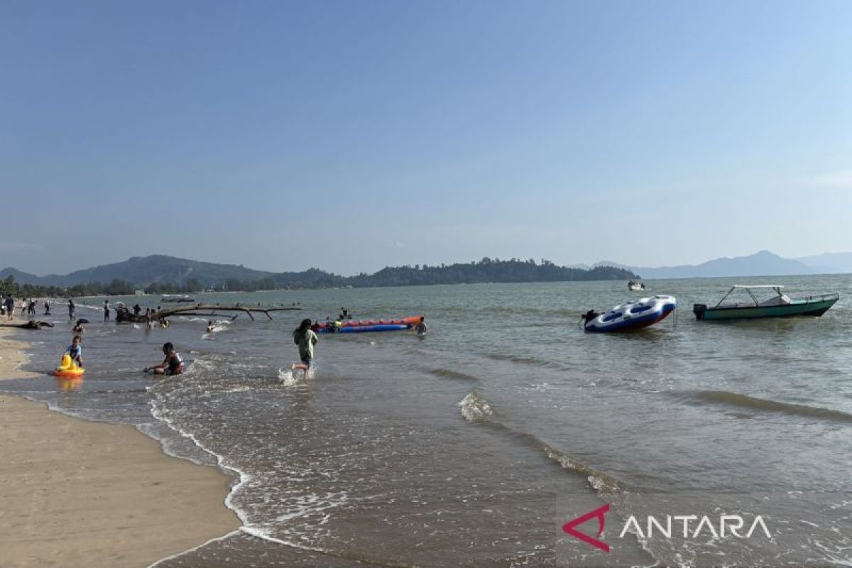 Akses jalan dibuka, pedagang Pantai Pandan Tapanuli Tengah optimistis ekonomi pulih