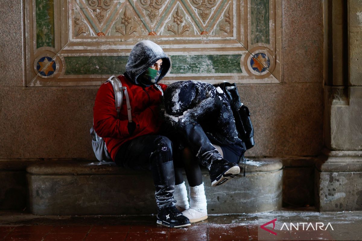 Badai salju lebat terjang sebagian besar wilayah Amerika Serikat