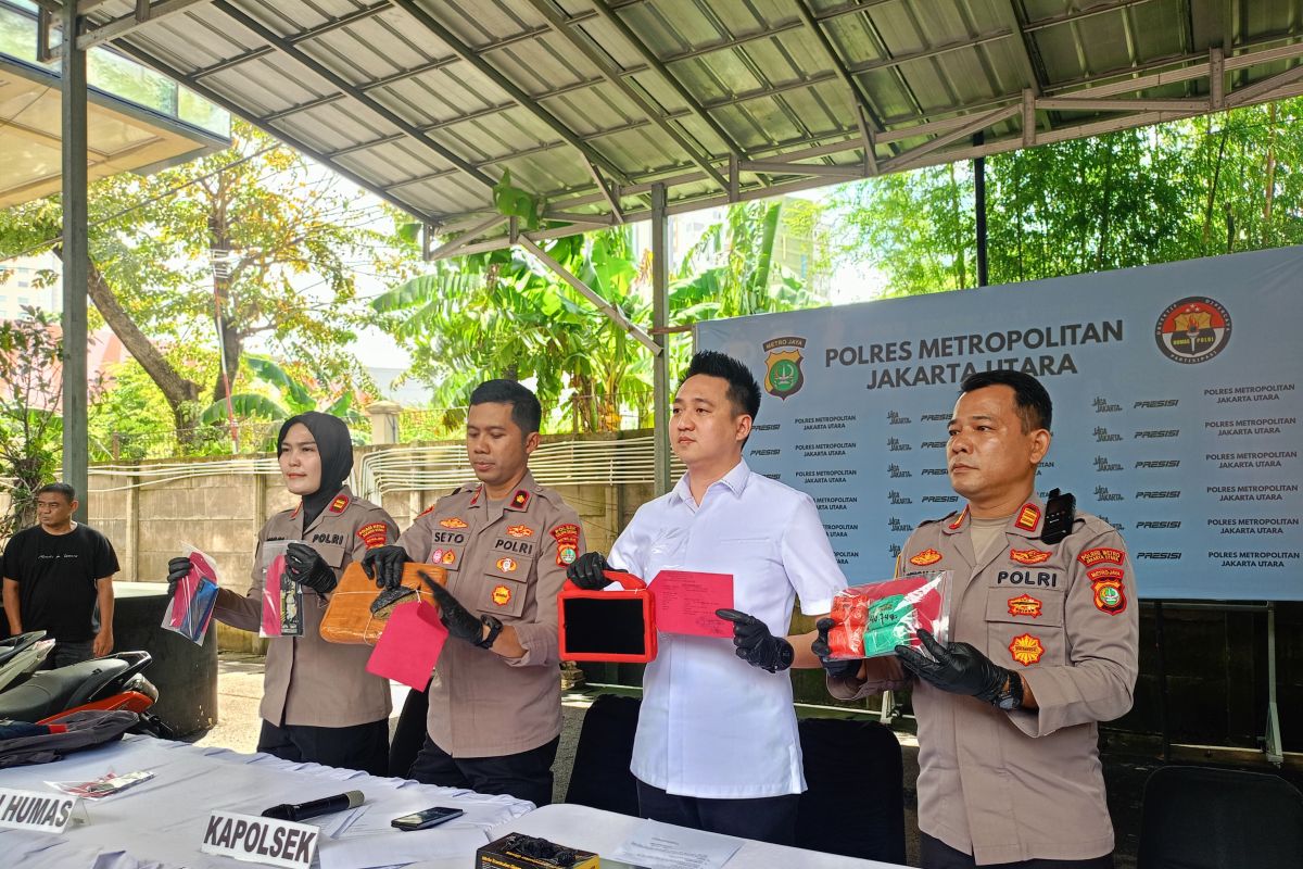Polisi tangkap empat pengedar ganja di Jakarta Utara-Bekasi