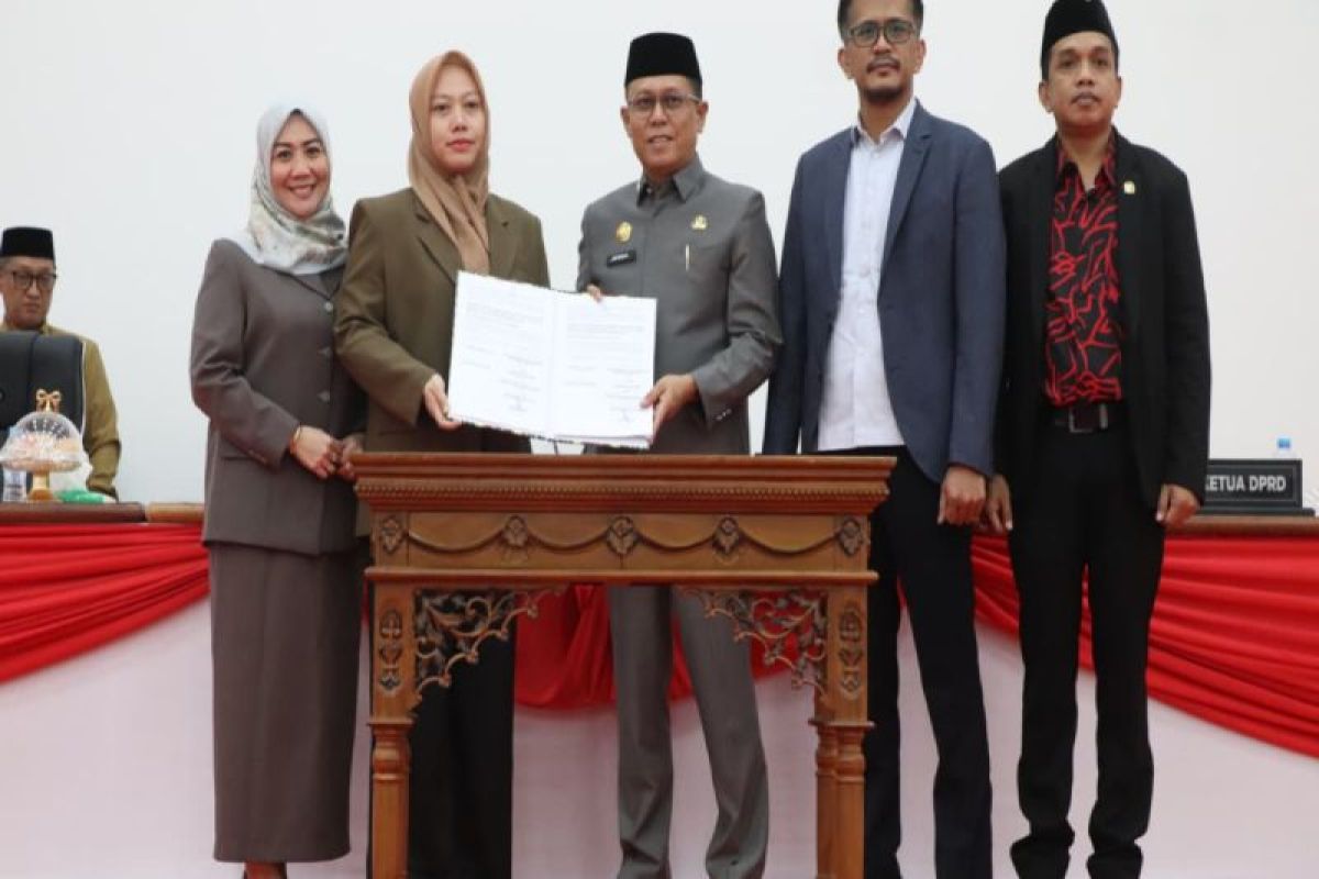 DPRD Sulbar sahkan perda Perumda Sebuku Energi Malaqbi