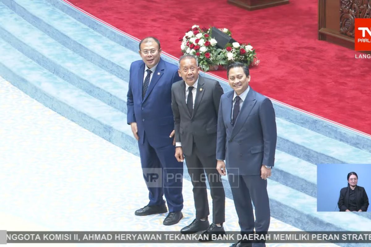 Rapat Paripurna DPR menyetujui Thomas Djiwandono jadi Deputi Gubernur BI