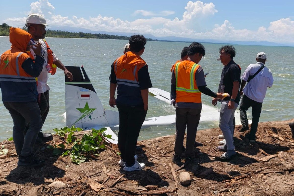 Pesawat Smart Air jatuh di Pantai Nabire