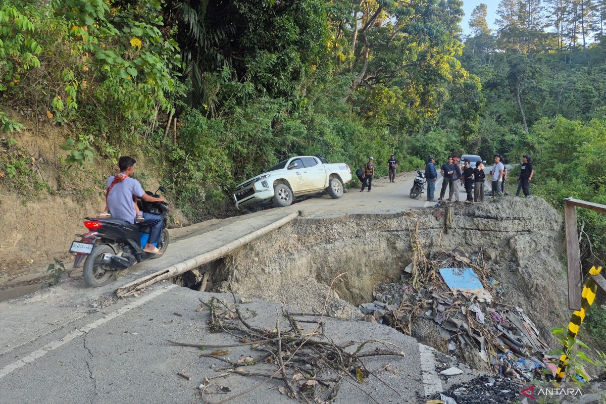 Warga Gayo Lues berharap bantuan alat berat untuk mempermudah kegiatan