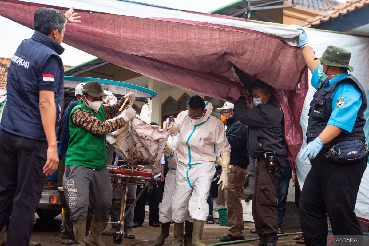 Polda Jabar pastikan temuan kerangka bukan korban longsor Cisarua