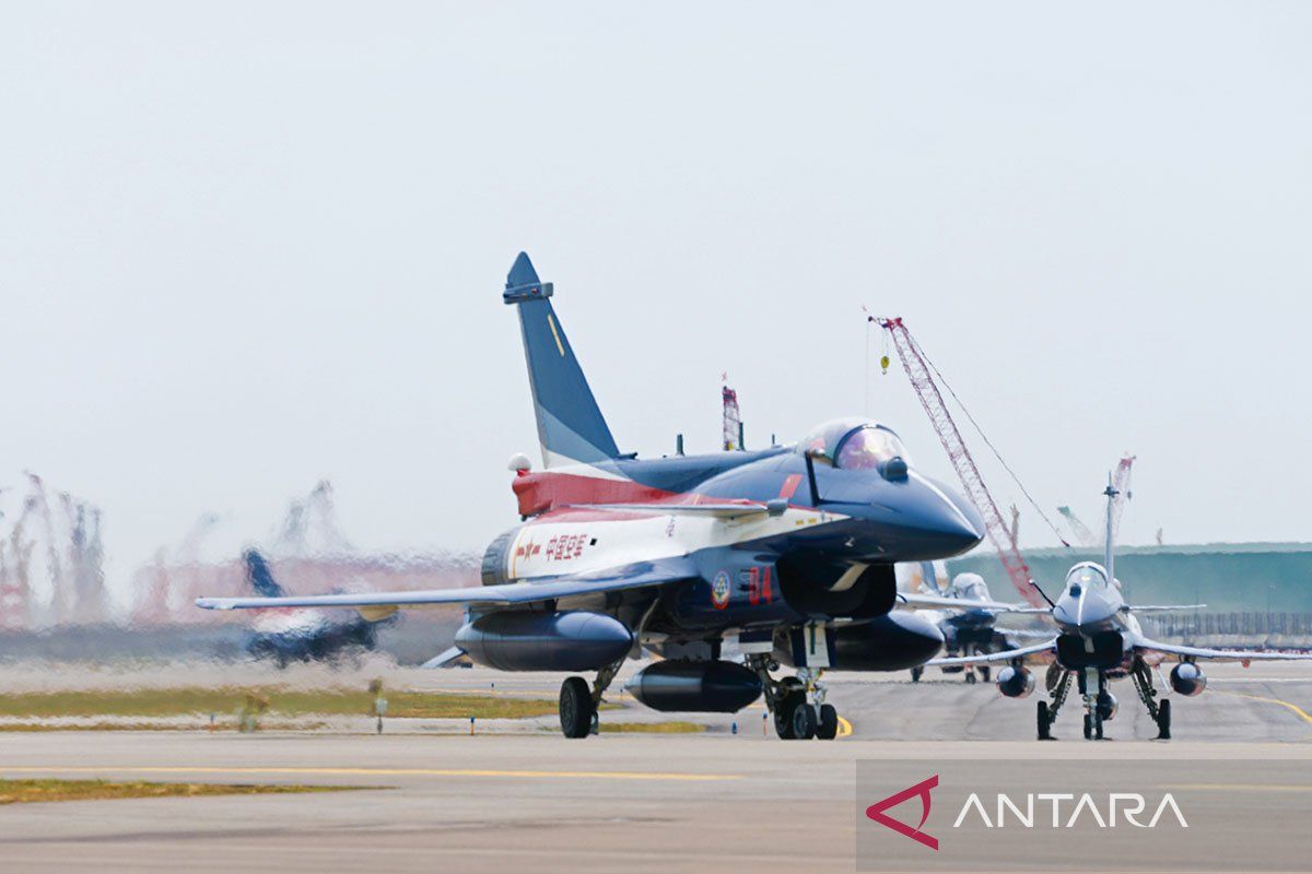Tim Aerobatik China tiba di Singapura untuk Singapore Airshow ke-10