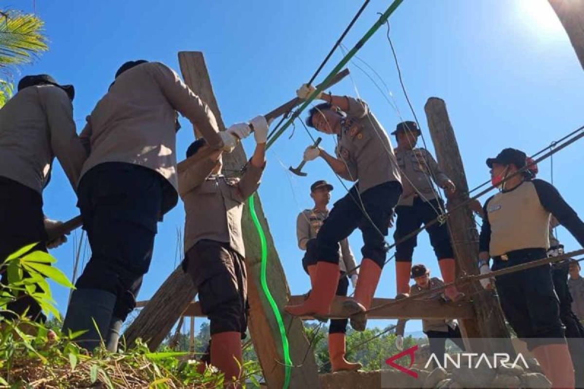 Polres Gayo Lues bangun empat jembatan gantung di wilayah bencana