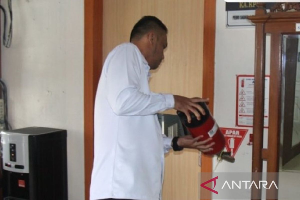 Pastikan Kesiapsiagaan, Lapas Kelas IIA Pekanbaru Periksa Kondisi APAR Secara Rutin