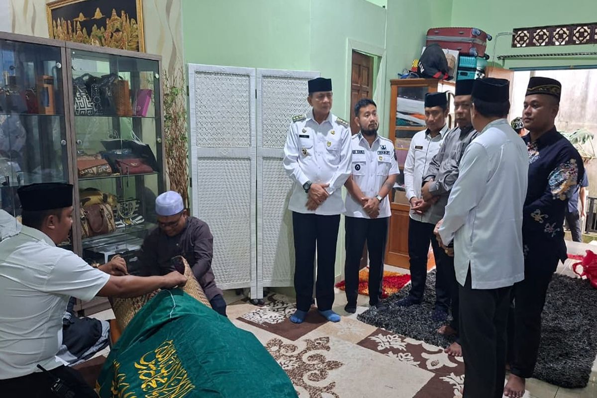 Wabup Bartim periode 2013-2018 meninggal, Bupati beserta sejumlah pejabat melayat