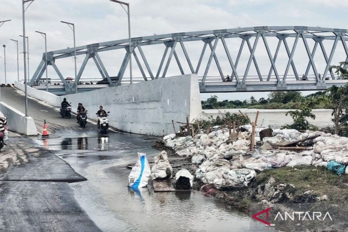 Pemkab Bekasi ajukan pembangunan turap baja di bantaran Sungai Citarum