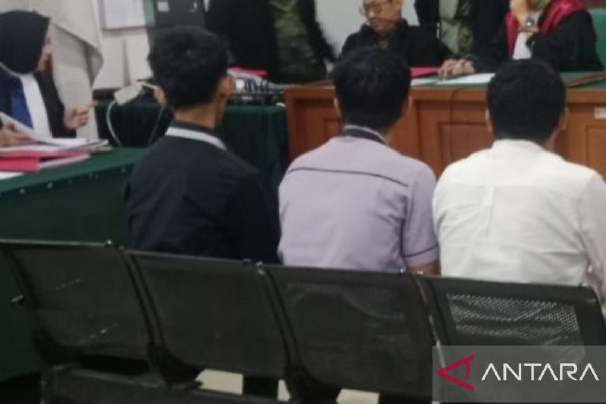 JPU tuntut tiga tahun penjara terdakwa kasus rokok ilegal di Palembang