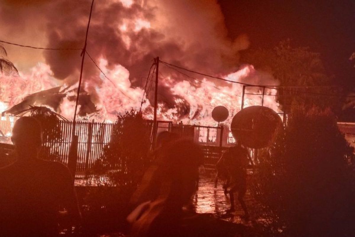 Kebakaran di Atsj Asmat diduga akibat arus pendek listrik