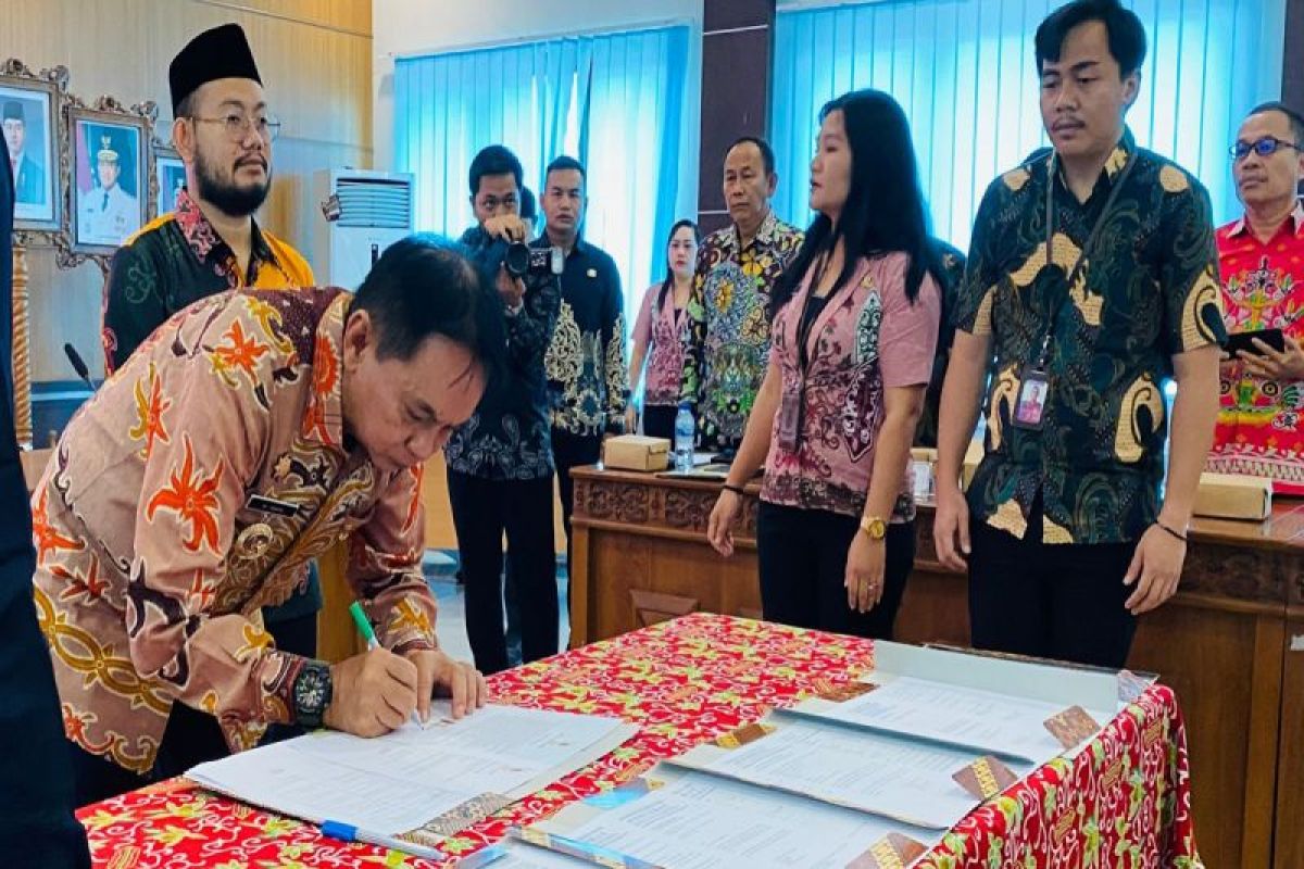 Tingkatkan kinerja, Bupati Bartim pimpin penandatanganan Pakta Integritas Tahun 2026
