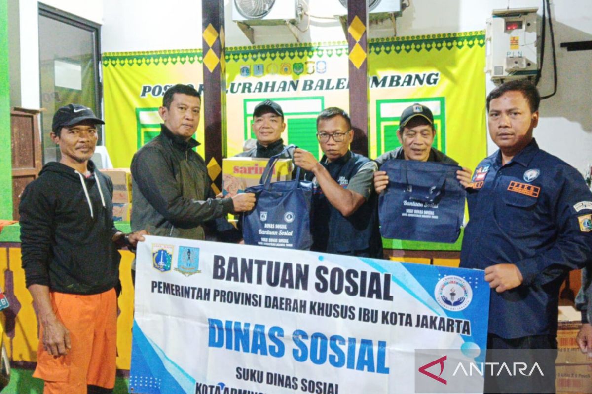 Pemkot Jaktim bantu penyintas banjir di Balekambang