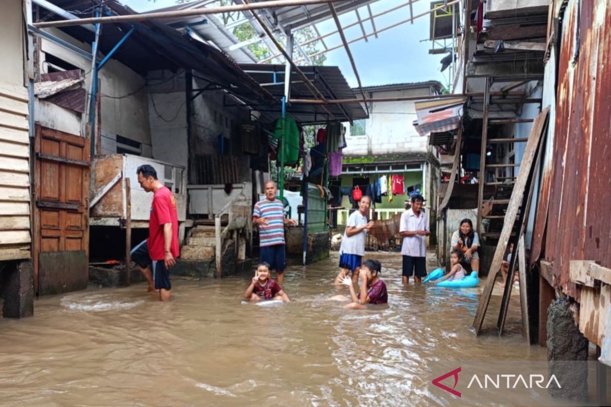 Luapan Kali Sunter rendam Cipinang Melayu hingga 120 cm