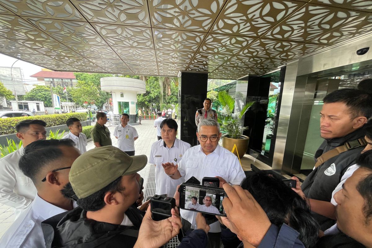 Farhan tegaskan patuh proses hukum kasus korupsi Pemkot Bandung