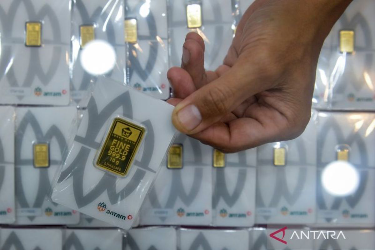 Harga emas Antam Jumat ini turun menjadi Rp3,12 juta/gram