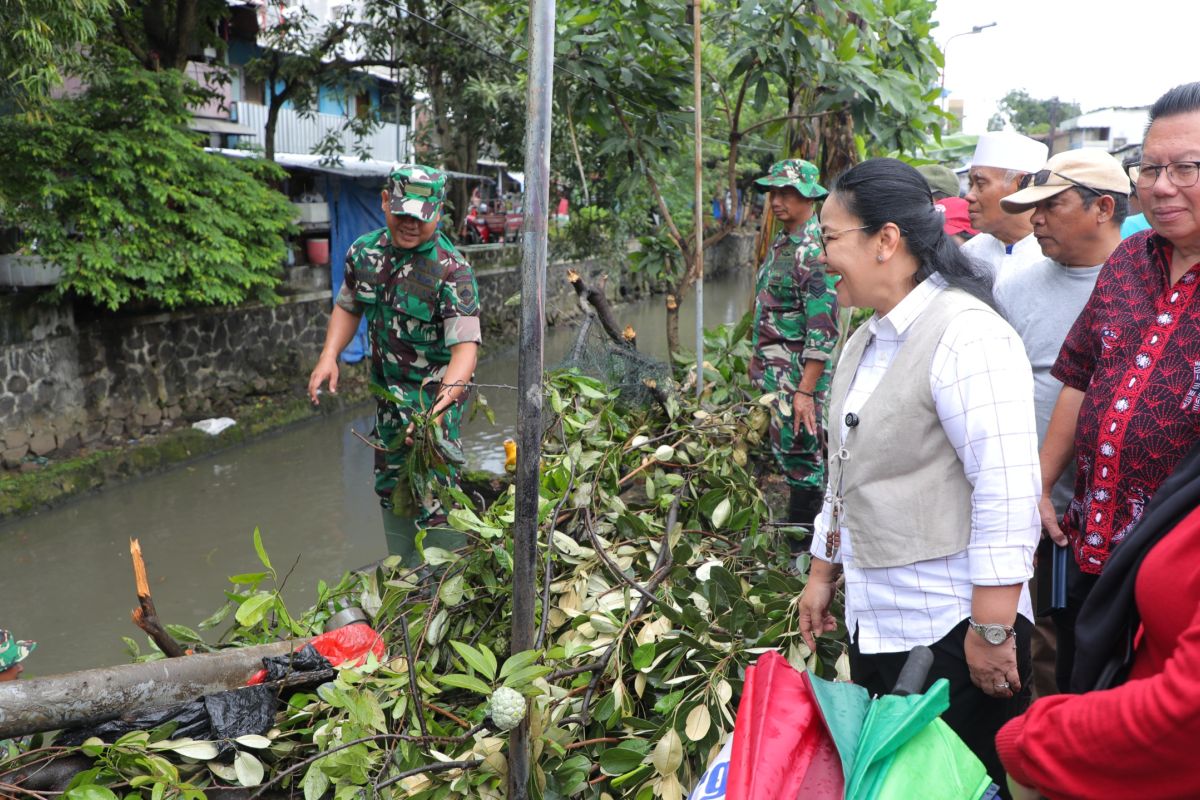 Pemkot Semarang giatkan kerja bakti bersih sungai untuk mencegah banjir