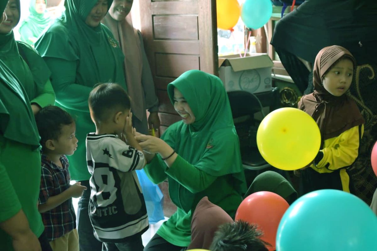 Istri TNI bantu pulihkan trauma anak-anak terdampak bencana di Aceh