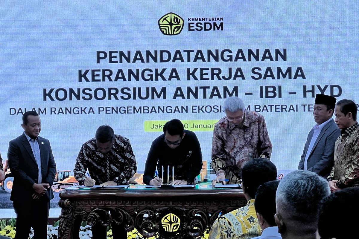 Antam-IBC-Huayou komitmen perkuat ekosistem baterai EV di Indonesia