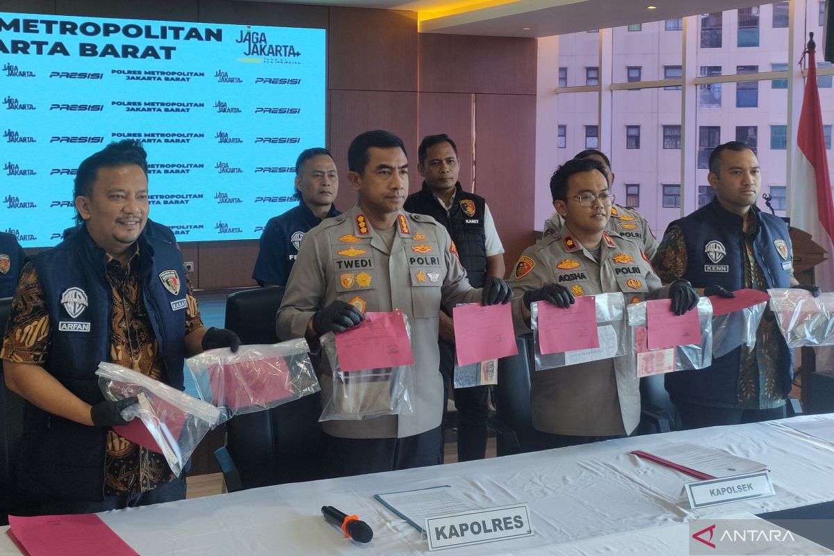 Seorang pria nekat bobol rumah mewah di Jakbar