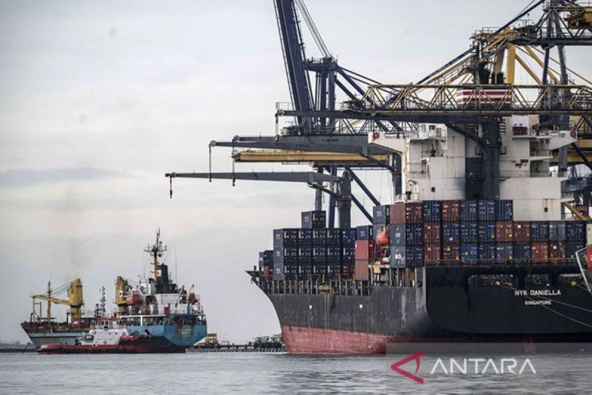 Indonesia's trade surplus streak hits 69 months in January 2026