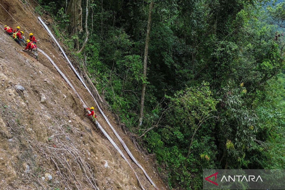 Rusak akibat bencana, jalan Padang&ndash;Bukittinggi ditargetkan normal kembali jelang Idul Fitri