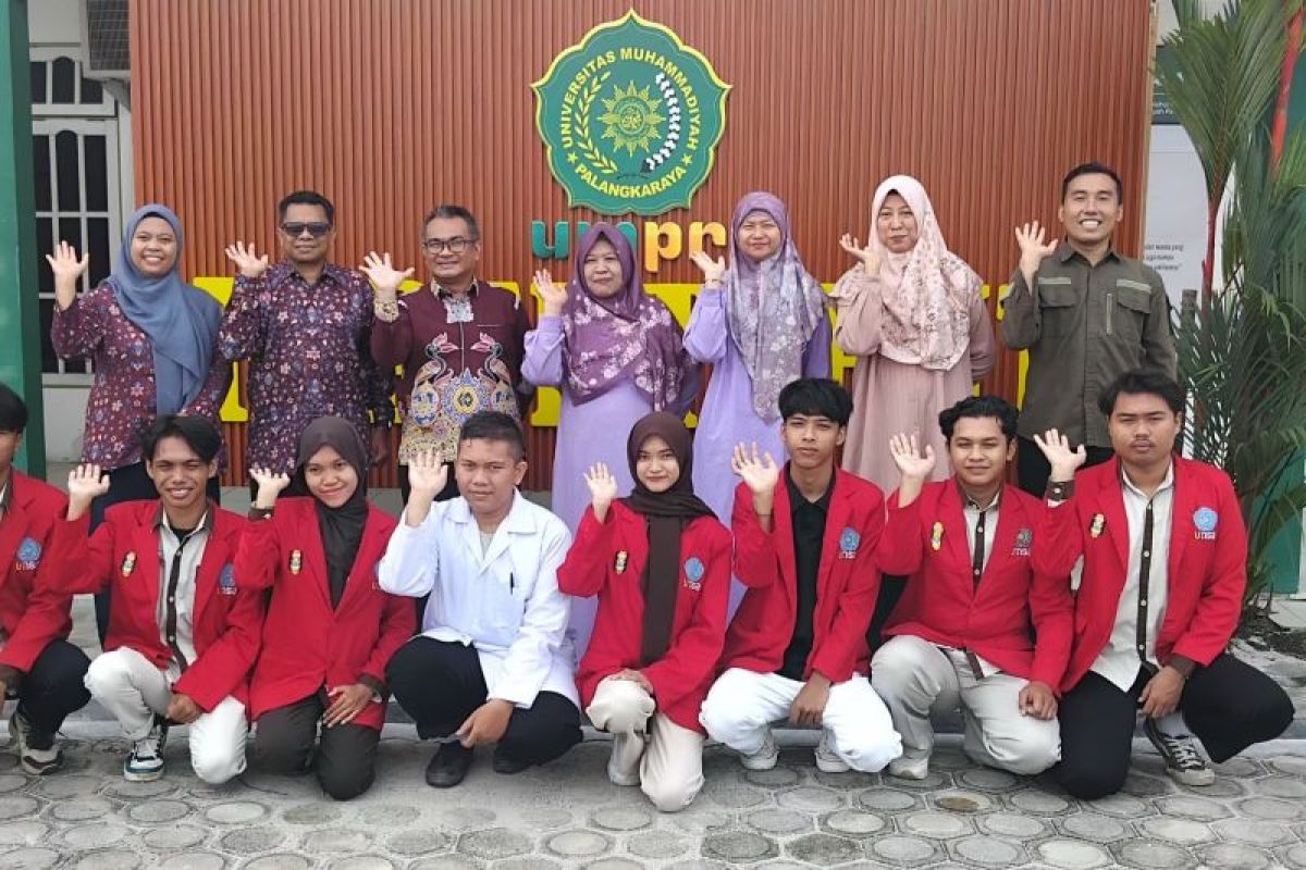 UMPR dan UM Sampit kolaborasi praktikum sains dasar di laboratorium Fapertahut