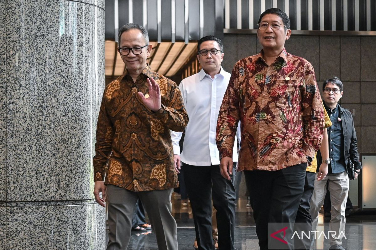 Analis nilai pengunduran diri Ketua upaya OJK jaga kredibilitas