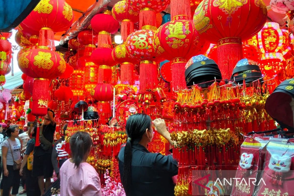 Festival lampion hingga barongsai meriahkan Imlek di Jakarta