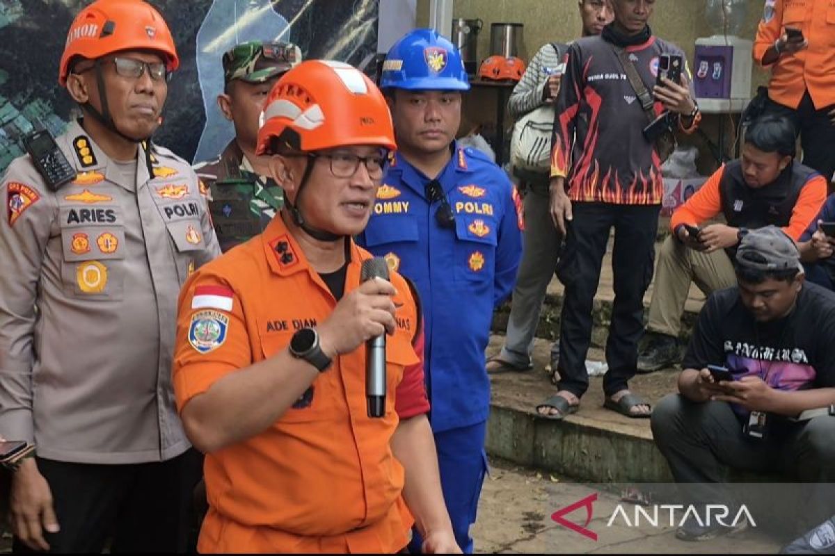 Tim SAR: Sepuluh kantong jenazah longsor Cisarua dievakuasi hari ini