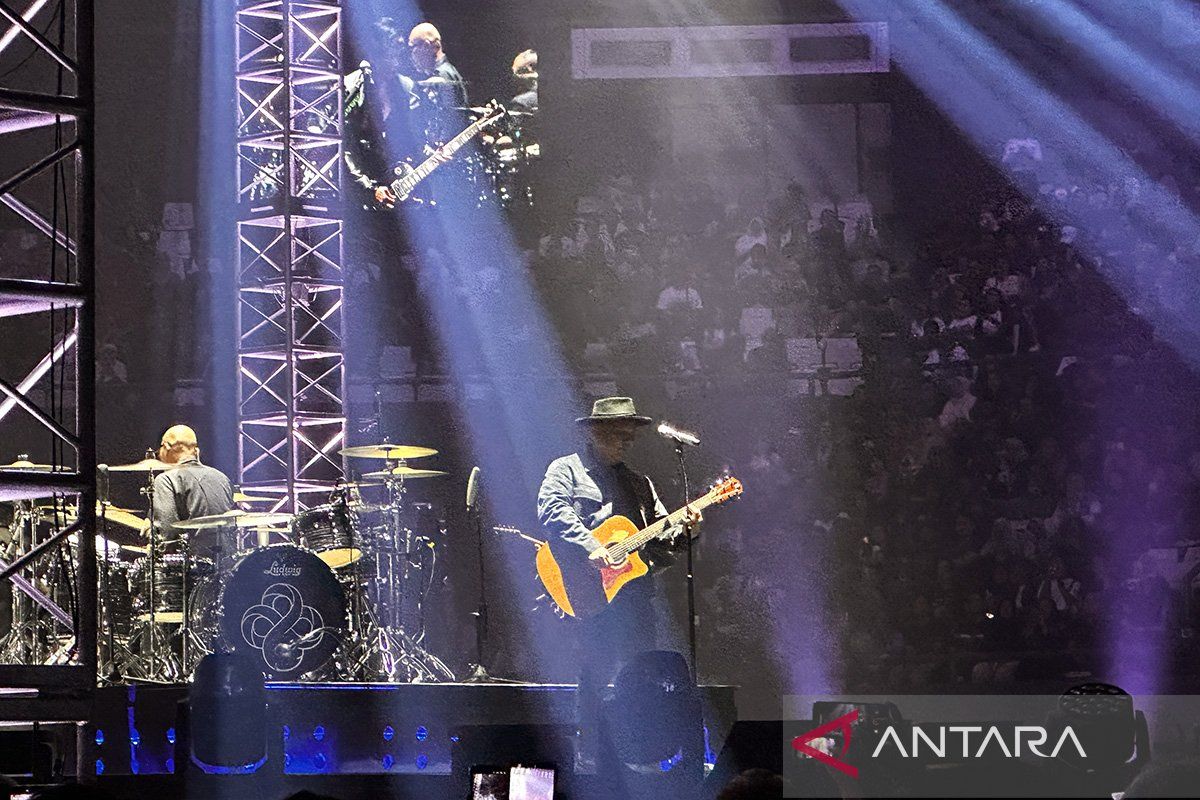 Padi buka konser Dua Delapan dengan "Prolog"