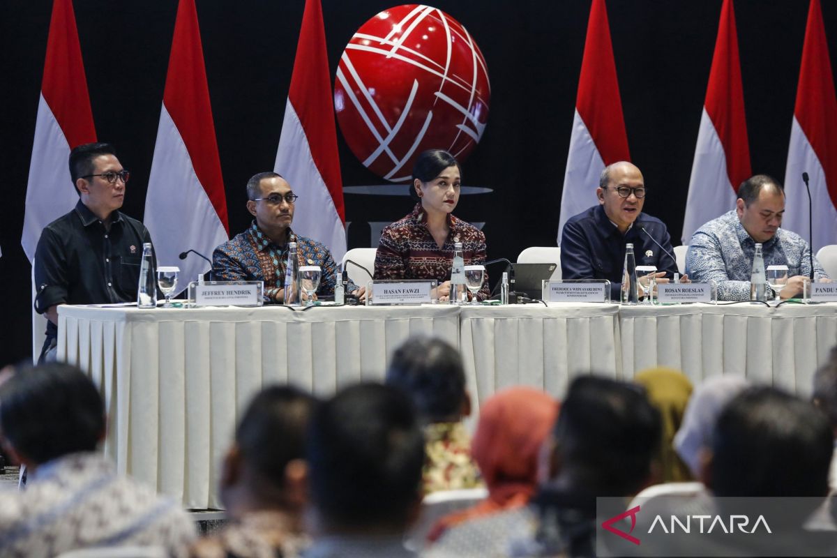 Kemarin, delapan aksi reformasi pasar modal hingga ekonomi tumbuh Q4