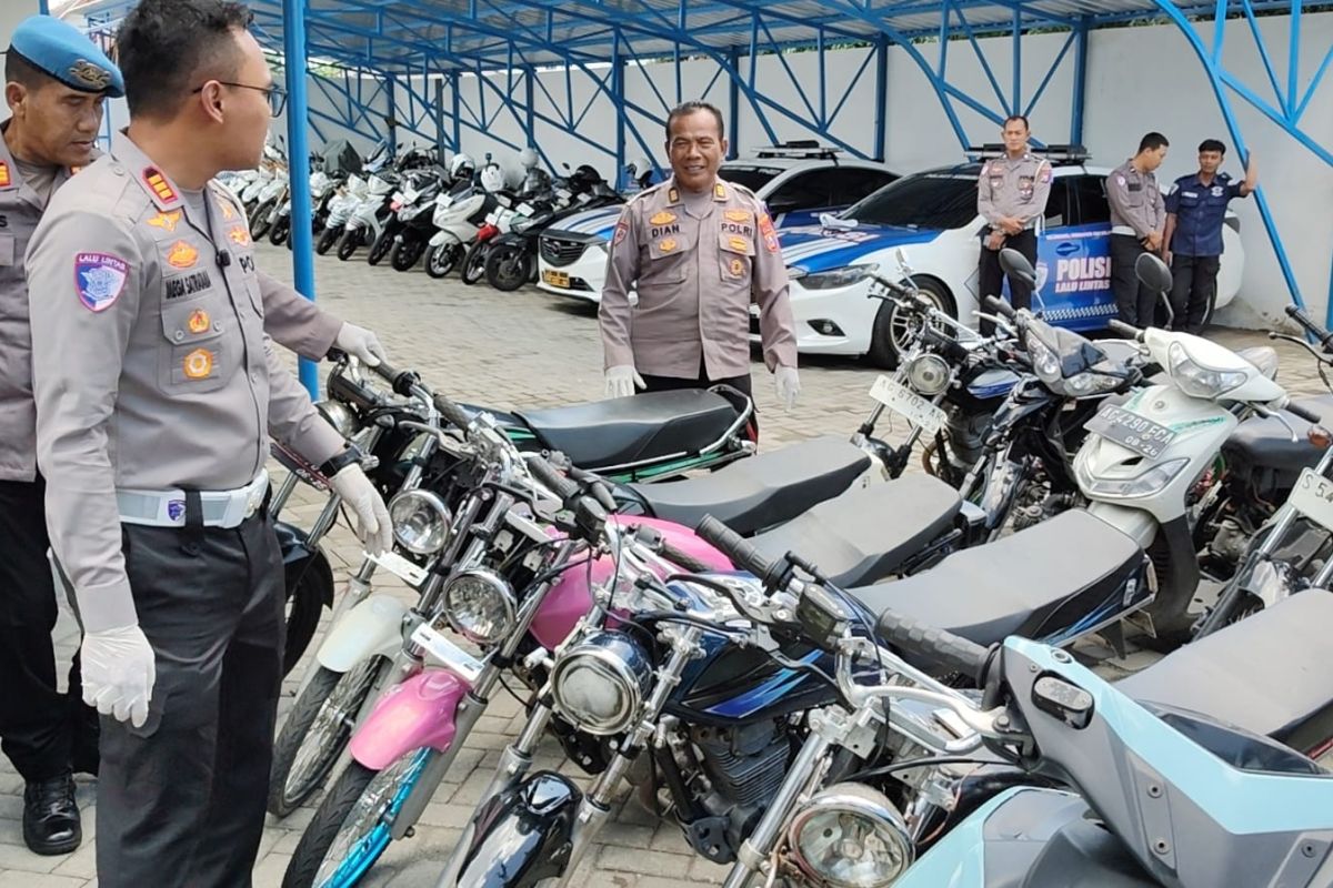 Polres Kediri sita puluhan sepeda motor diduga untuk balap liar