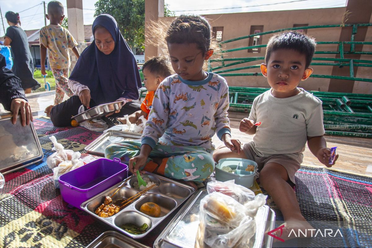 Kemarin, 65 juta orang terima manfaat MBG dan cara reaktivasi PBI JKN