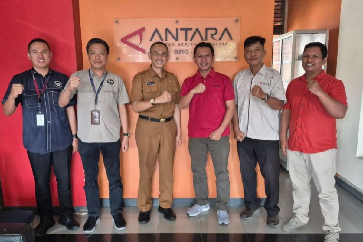 Kadis Kominfo Riau kunjungi Antara, gagas kolaborasi gali potensi lokal