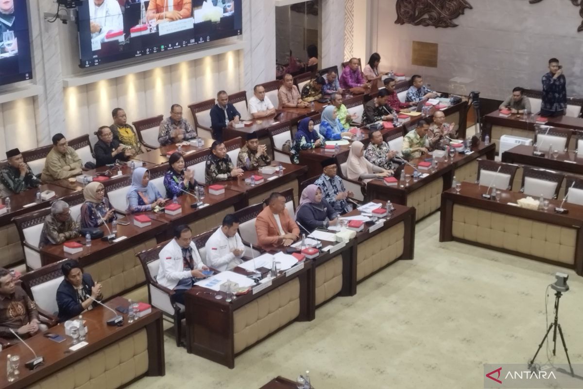 Bupati Situbondo cerita ke DPR terkena bencana tapi luput dari sorotan