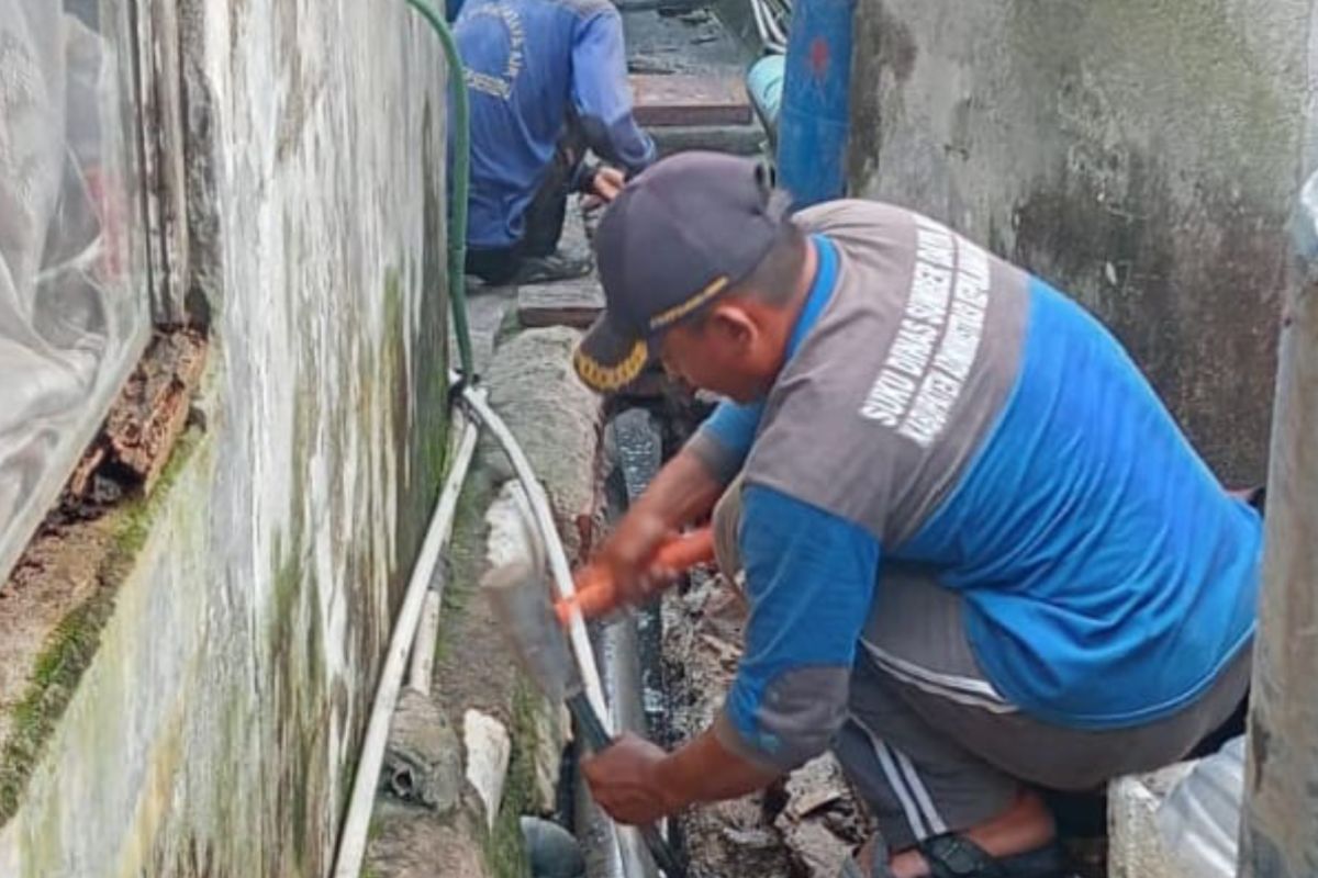 Pemkab kuras saluran air di pulau berpenduduk guna antisipasi banjir