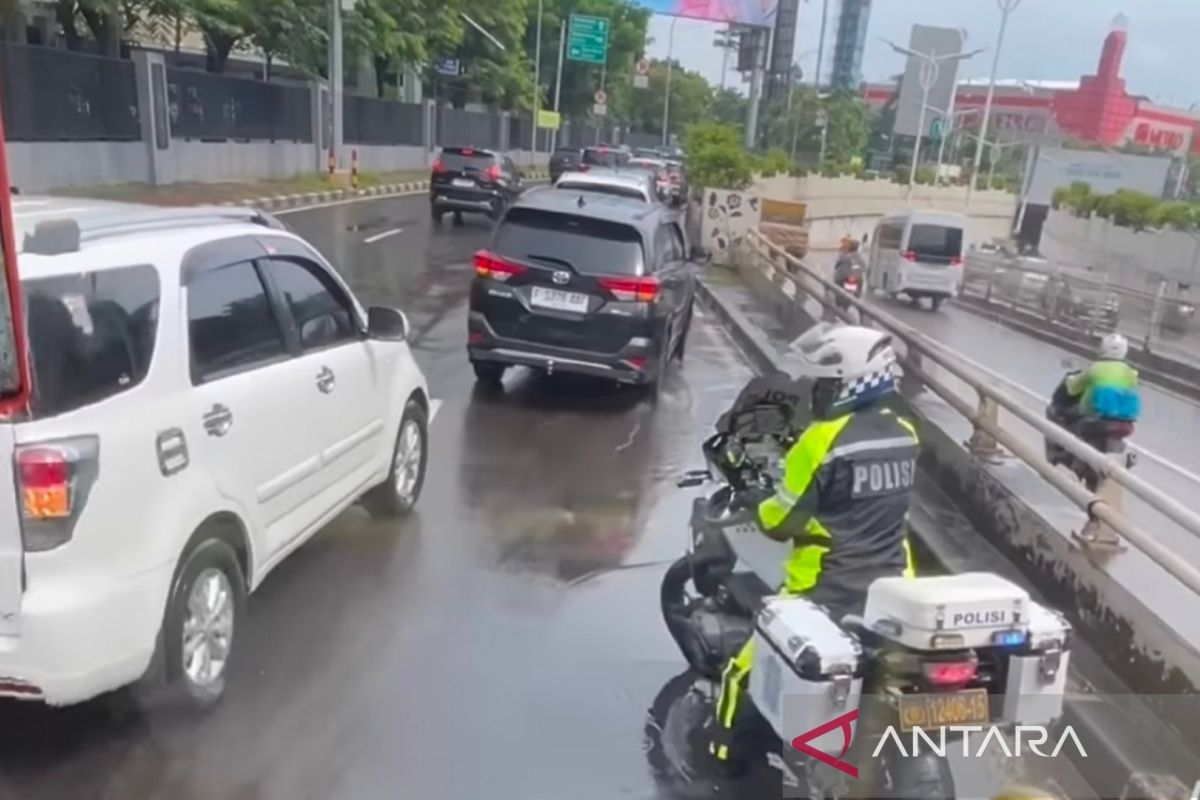 Polisi sebut petugas lapangan bisa buka-tutup lajur busway