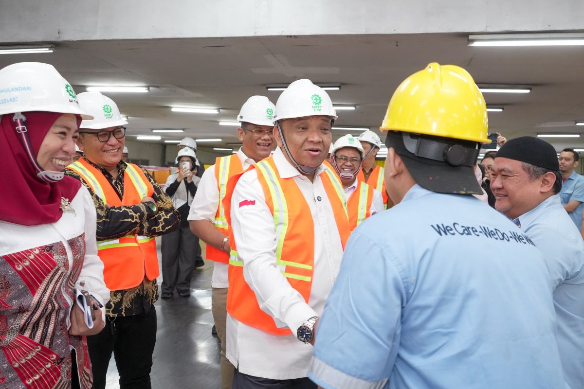 Wamenaker minta perusahaan konsisten jalankan norma ketenagakerjaan