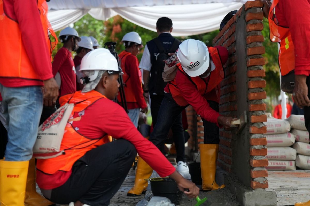 SIG catat rekor MURI latih dan sertifikasi 500 ahli bangunan serentak