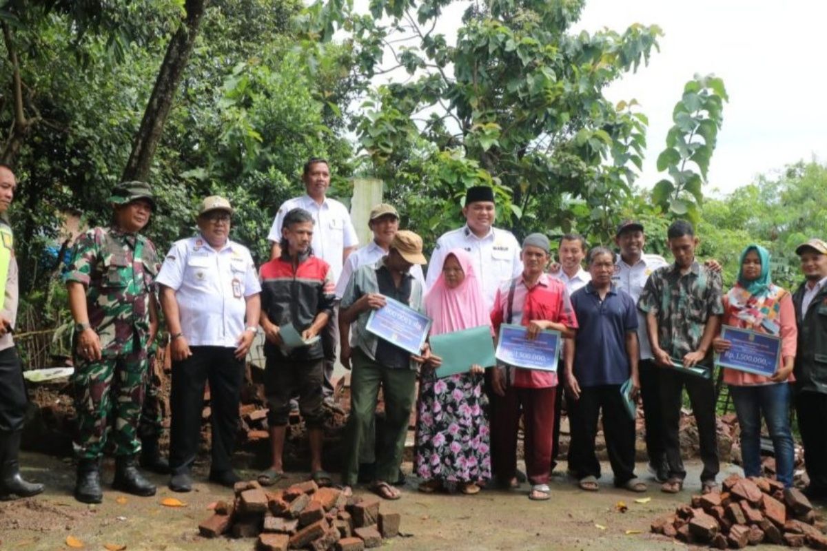 Bank Jateng salurkan bantuan RTLH bagi korban bencana