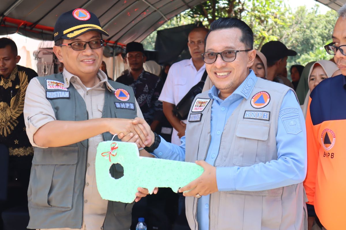 Resmikan huntara Tanah Datar, BNPB targetkan semua rampung 15 Februari