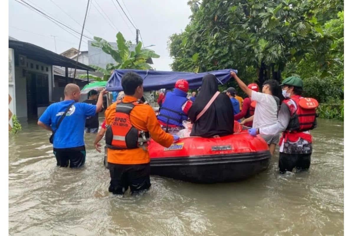 Banjir Jabodetabek Belum Mereda, Puluhan RT Masih Tergenang