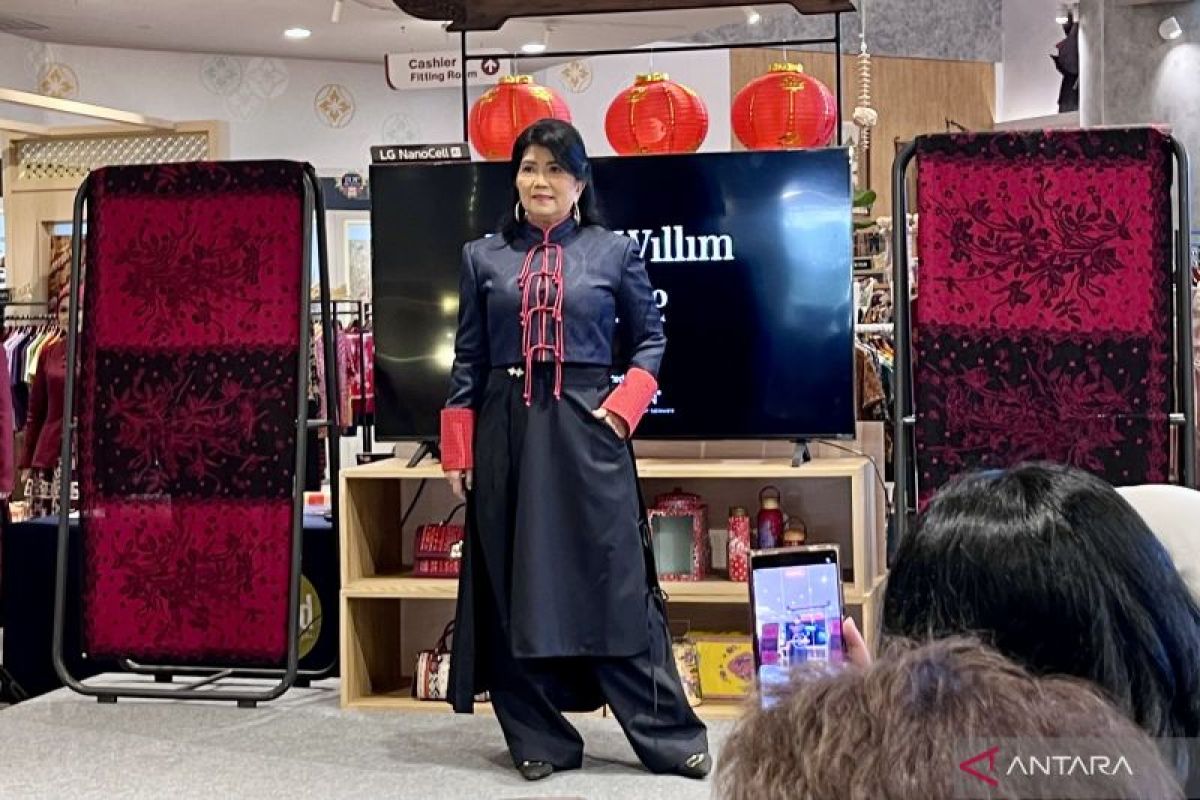 Wilsen Willim tonjolkan teknik tailoring dalam koleksi Lunar 2026