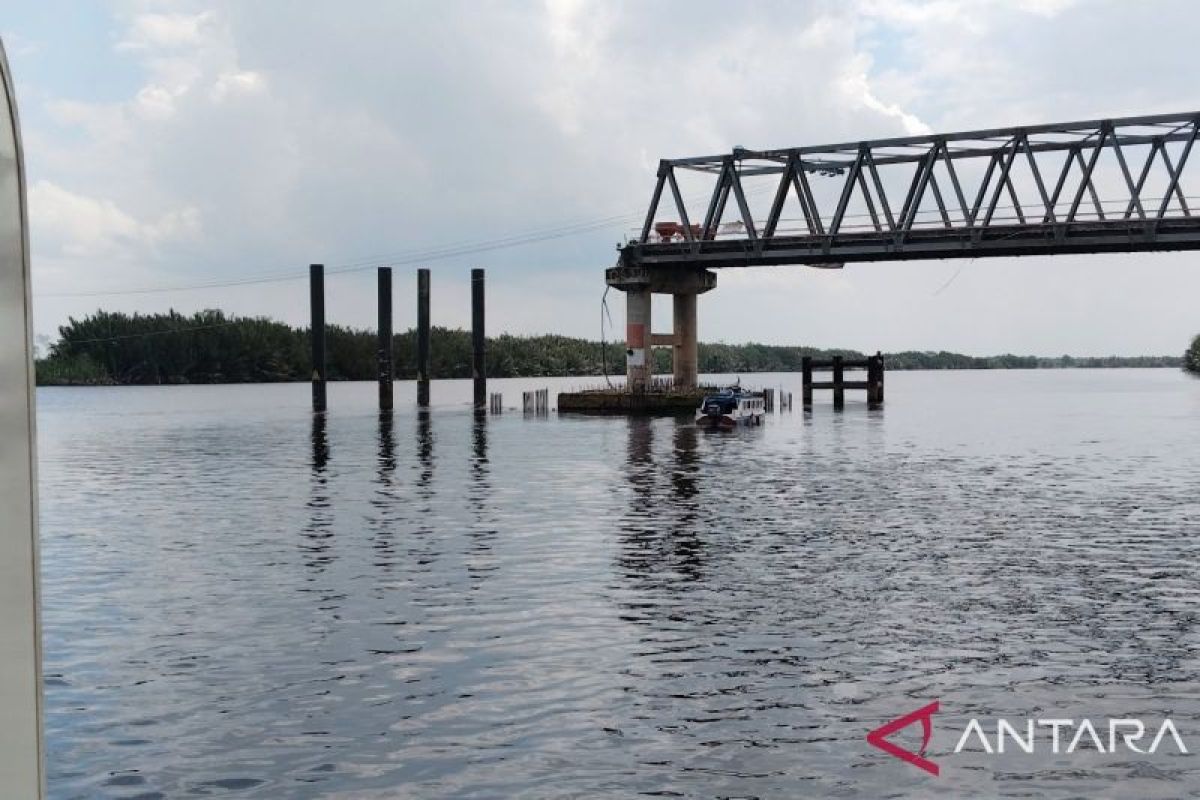Waspada! BMKG beri peringatan hujan petir di perairan Sungai Musi hari Ini