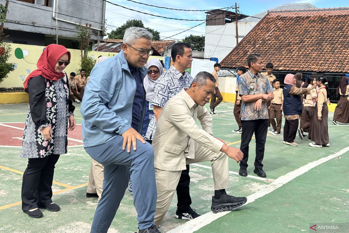 Wamendikdasmen: Kota Bandung jadi percontohan program Jumat Bersih