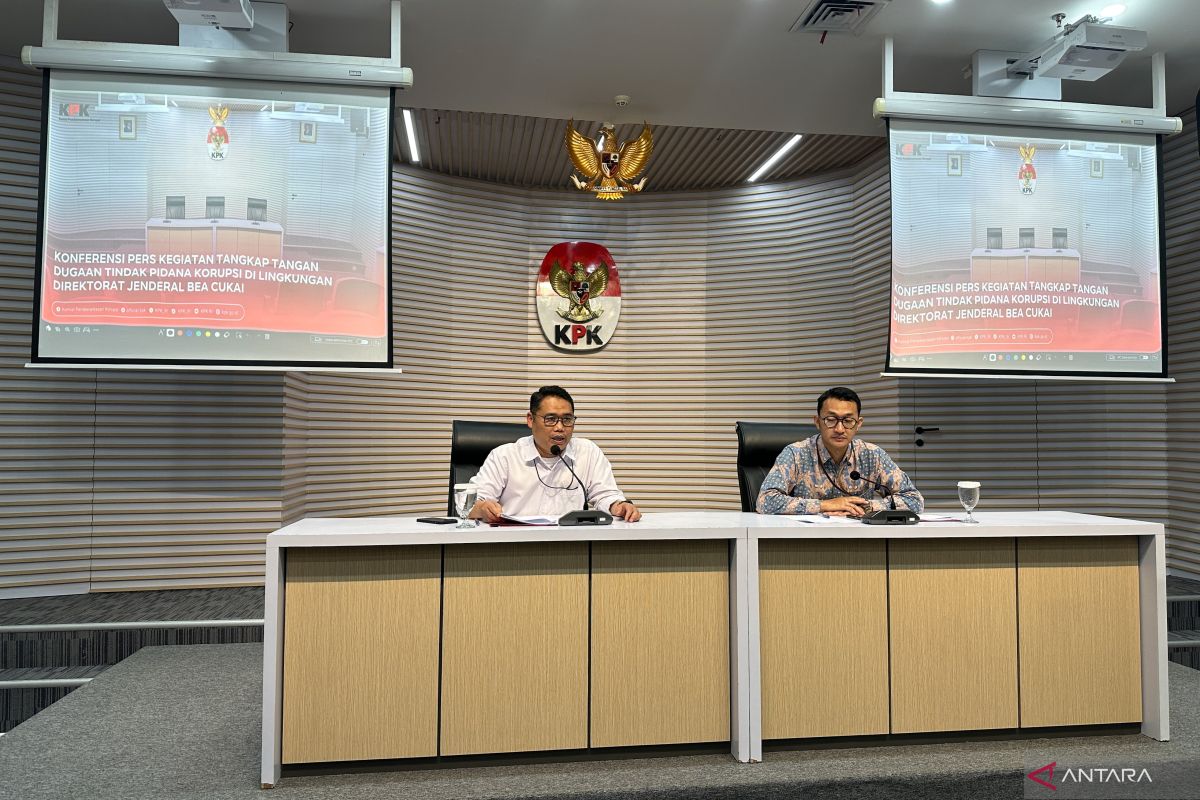 KPK tahan lima dari enam tersangka kasus impor barang KW Ditjen Becuk