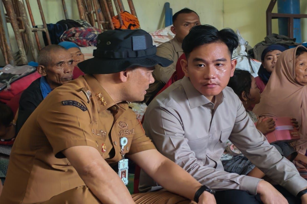 Wapres Gibran kunjungi pengungsi korban tanah gerak di Tegal