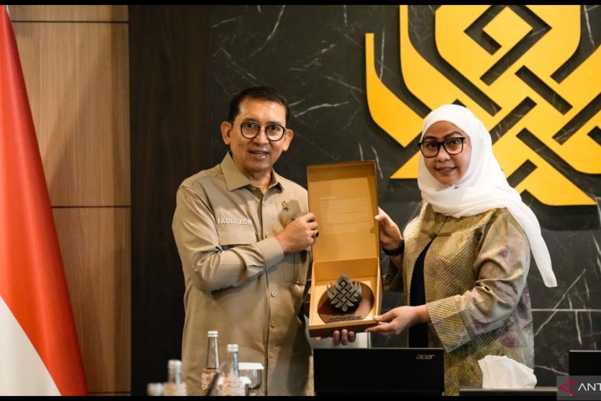 Minister supports Banjarbaru cultural heritage, creative economy